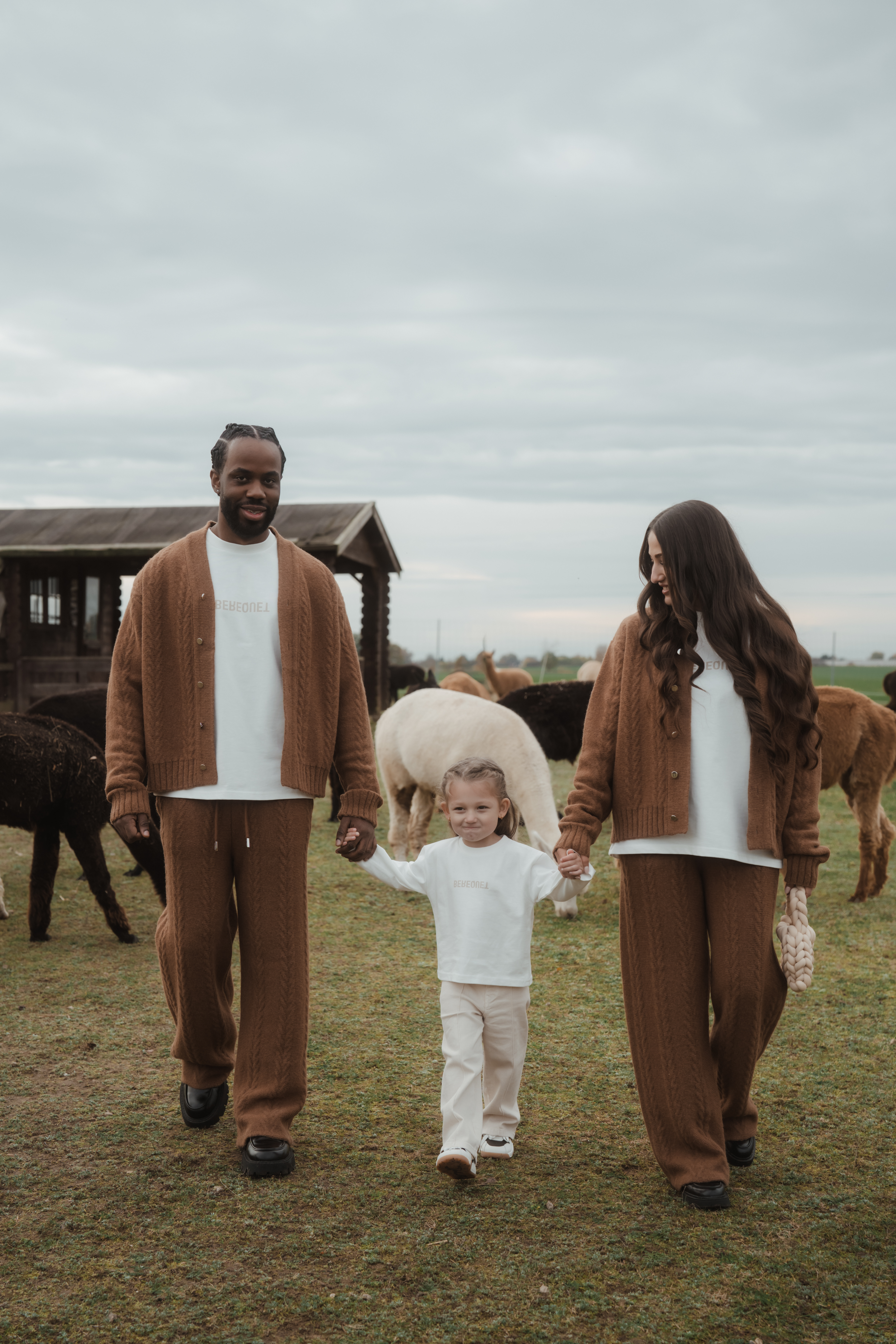 Alpaka Fotoshooting Beispiel – Label Berequet in Tiny Alpaca Town